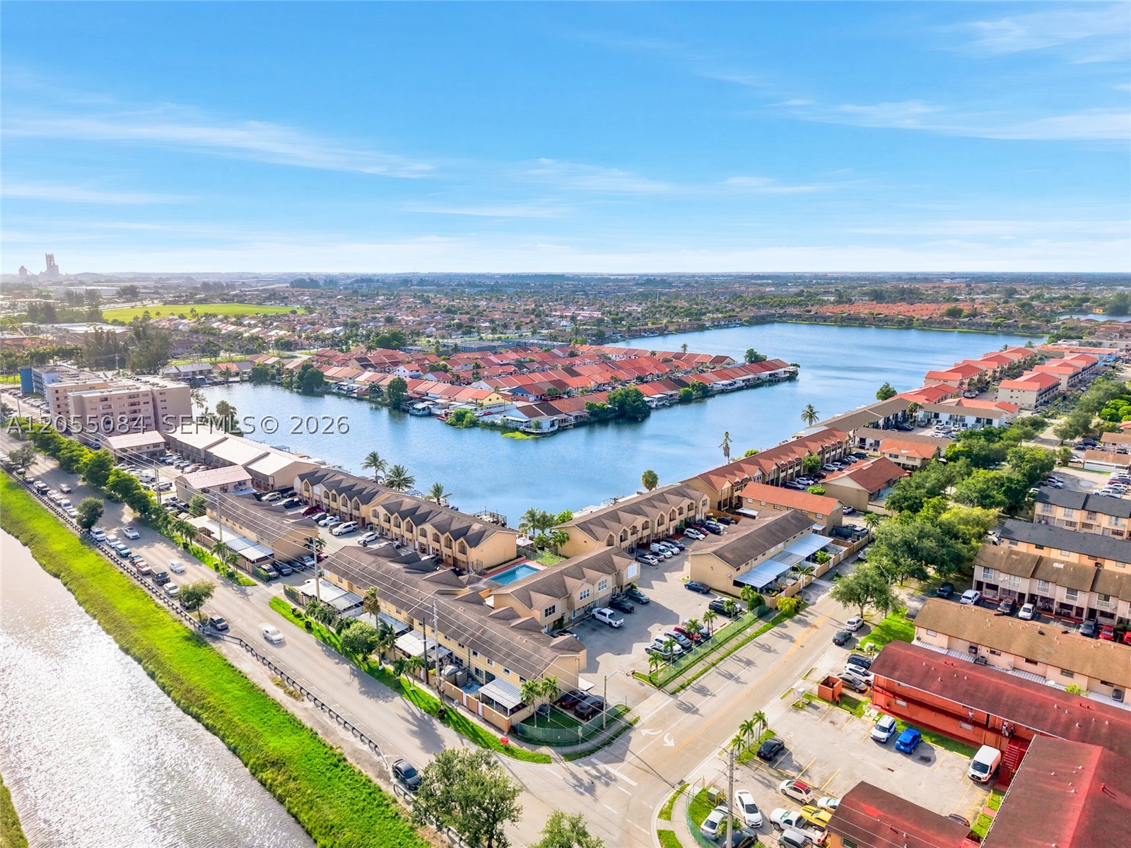 VILLAS DEL LAGO CONDO 8 - Residential