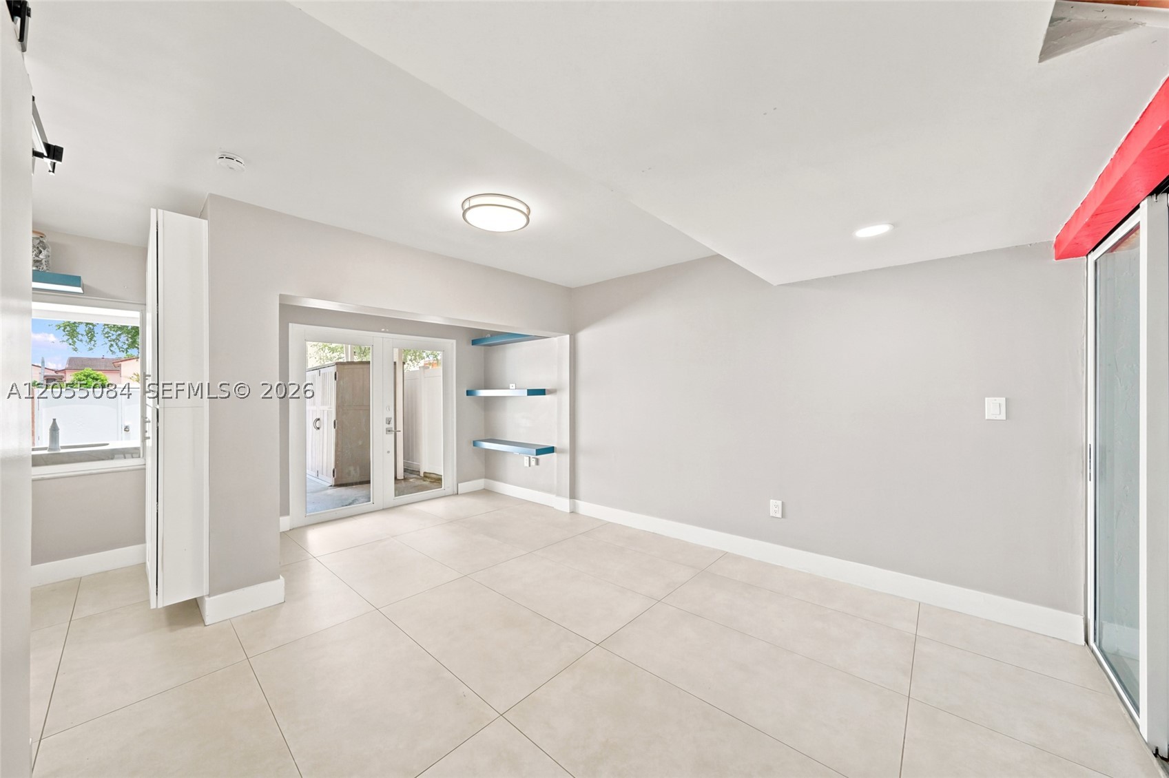VILLAS DEL LAGO CONDO 8 - Residential