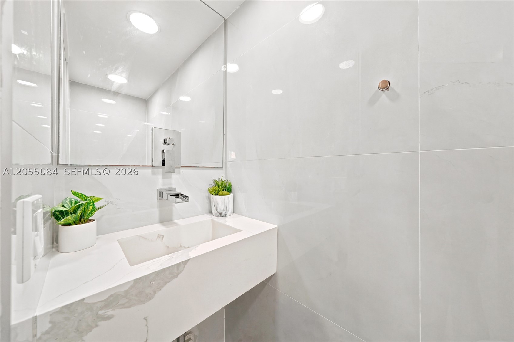 VILLAS DEL LAGO CONDO 8 - Residential