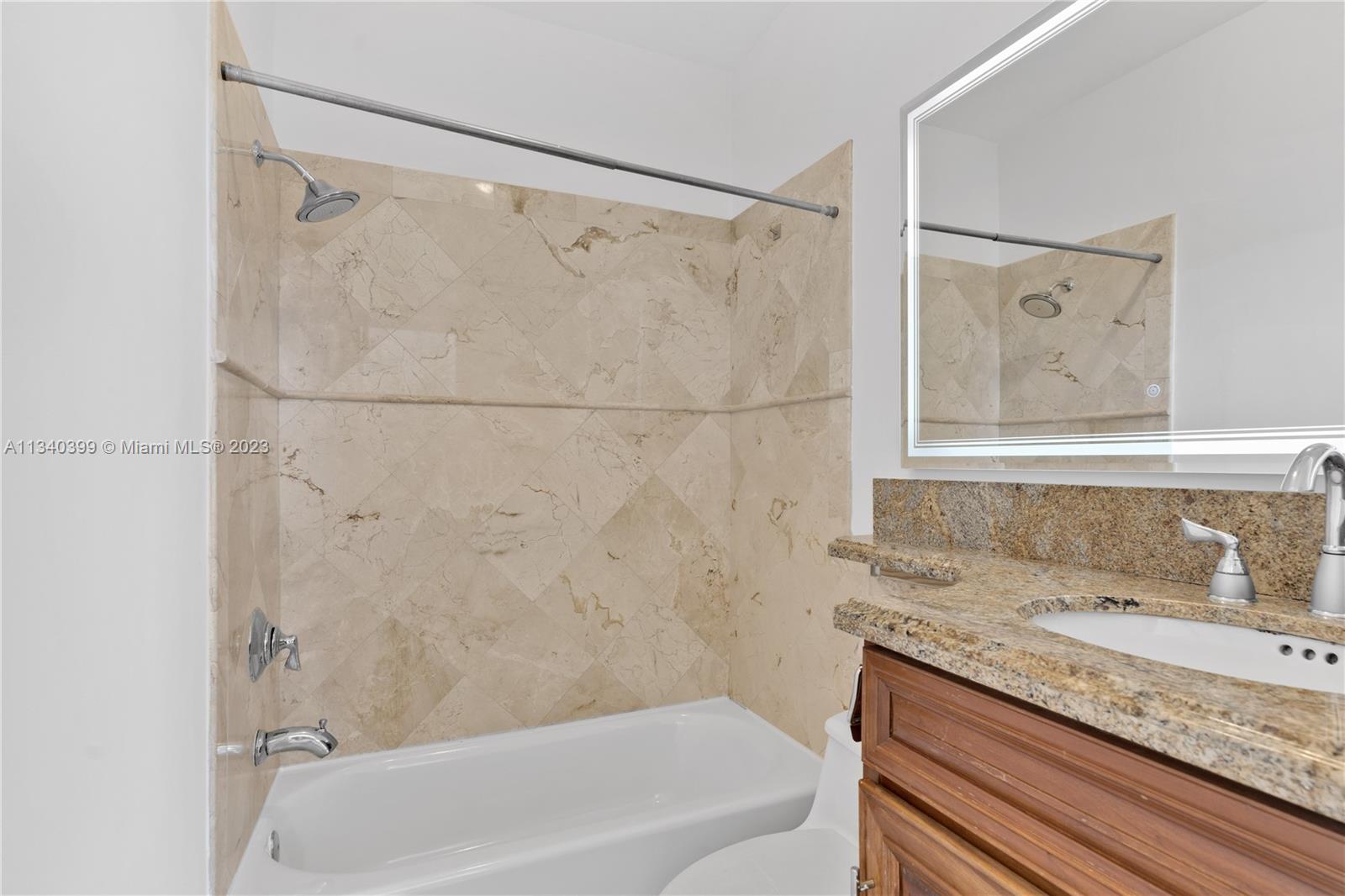 TROPICAL ISLE HOMES SUB 1 - Residential