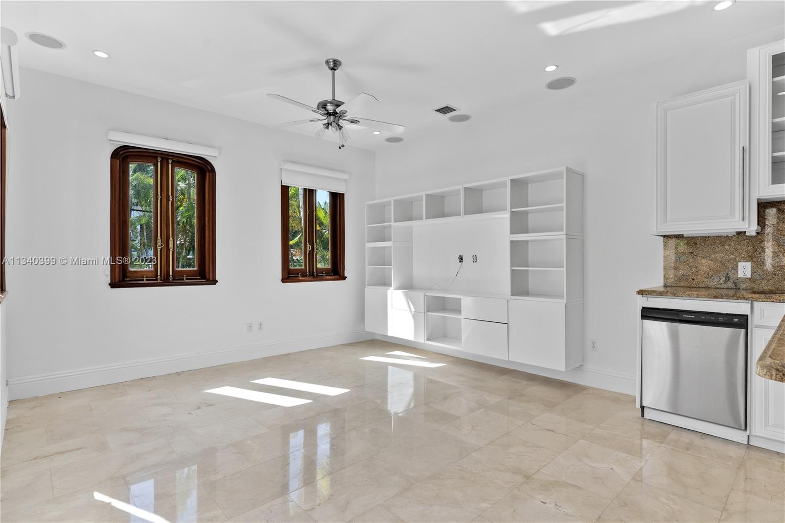 TROPICAL ISLE HOMES SUB 1 - Residential