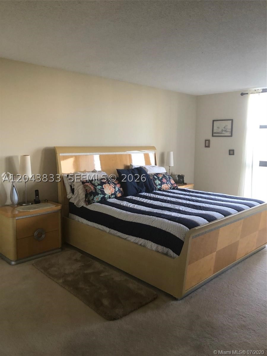 TOWERS OF QUAYSIDE CONDO - Residential
