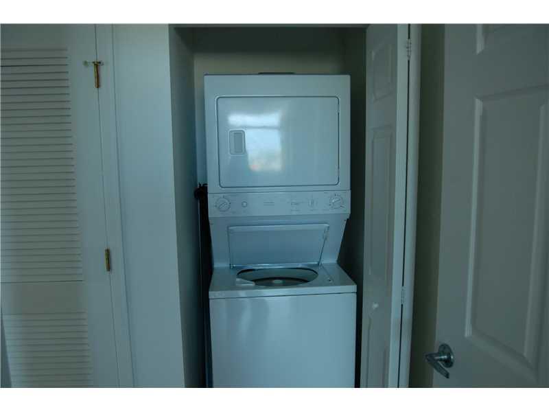 HOLLYWOOD STATION RES CON - Residential Lease