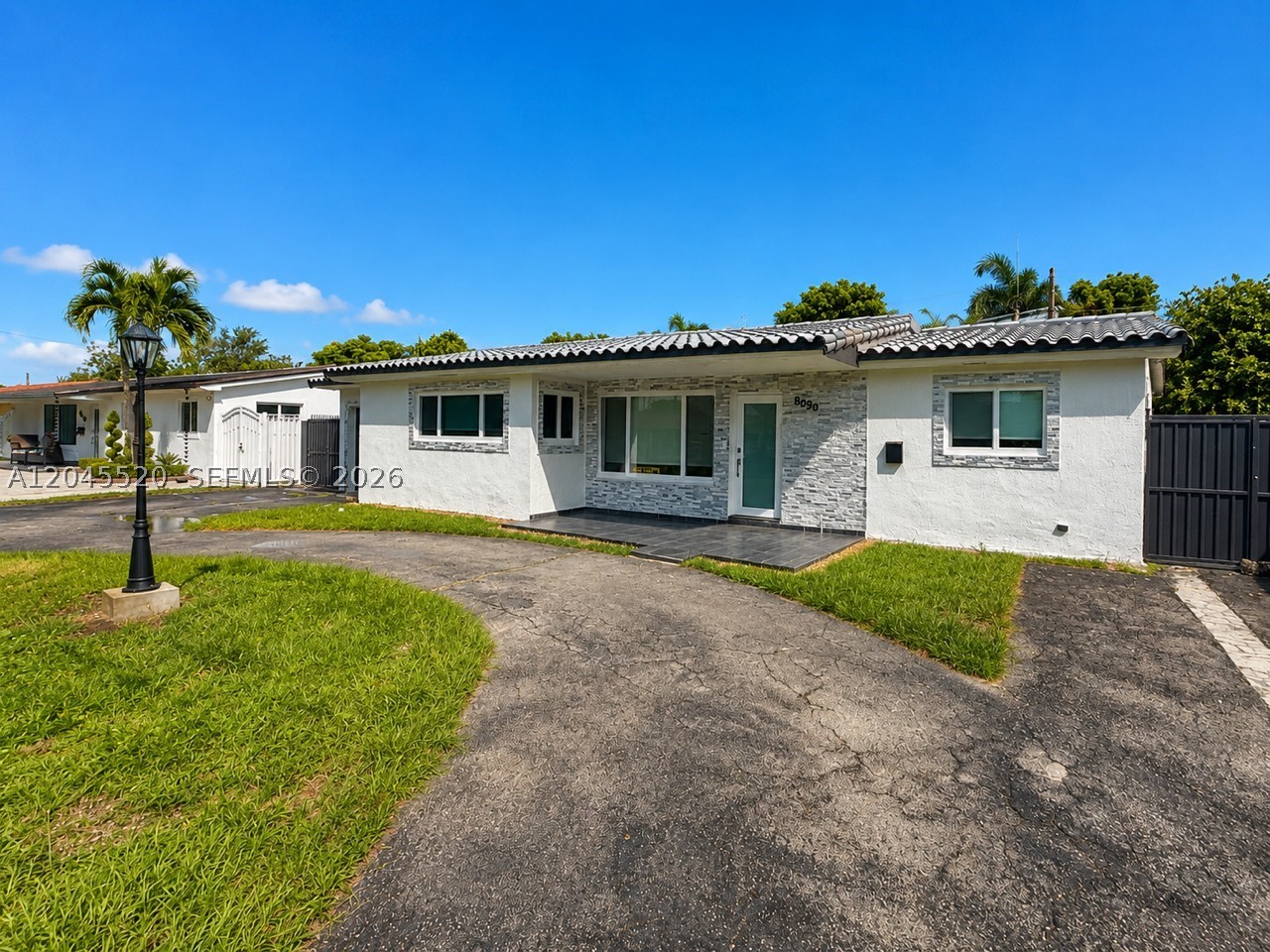 PALM SPRINGS LAKES 4TH AD - Residential Lease