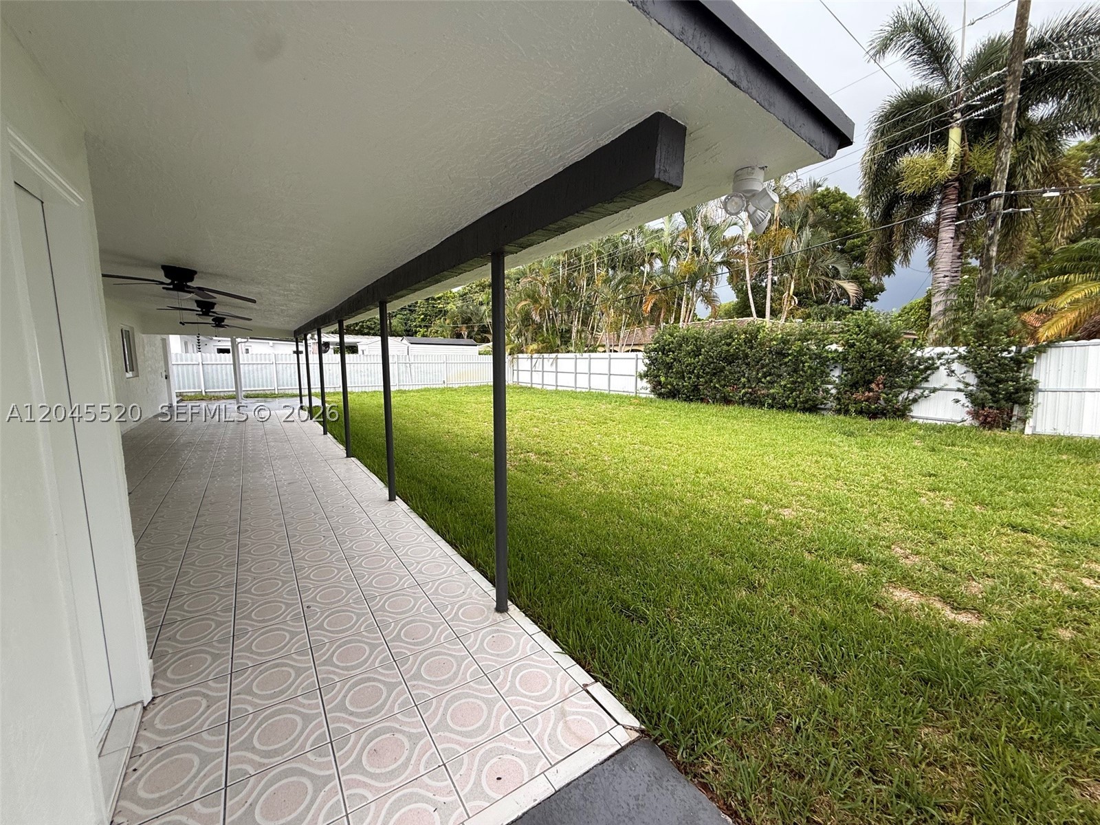 PALM SPRINGS LAKES 4TH AD - Residential Lease