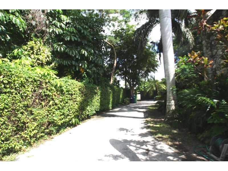 PARIS MANOR NORTH - Residential Lease