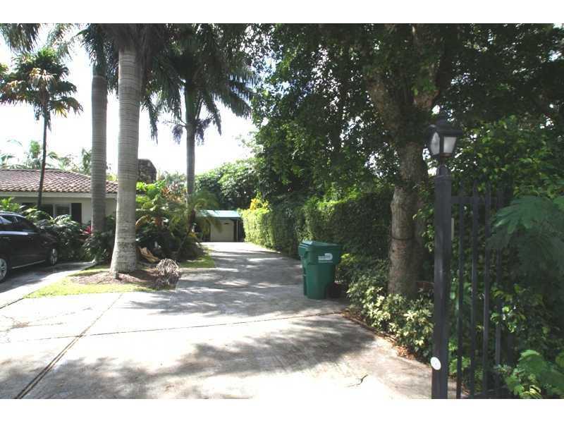 PARIS MANOR NORTH - Residential Lease