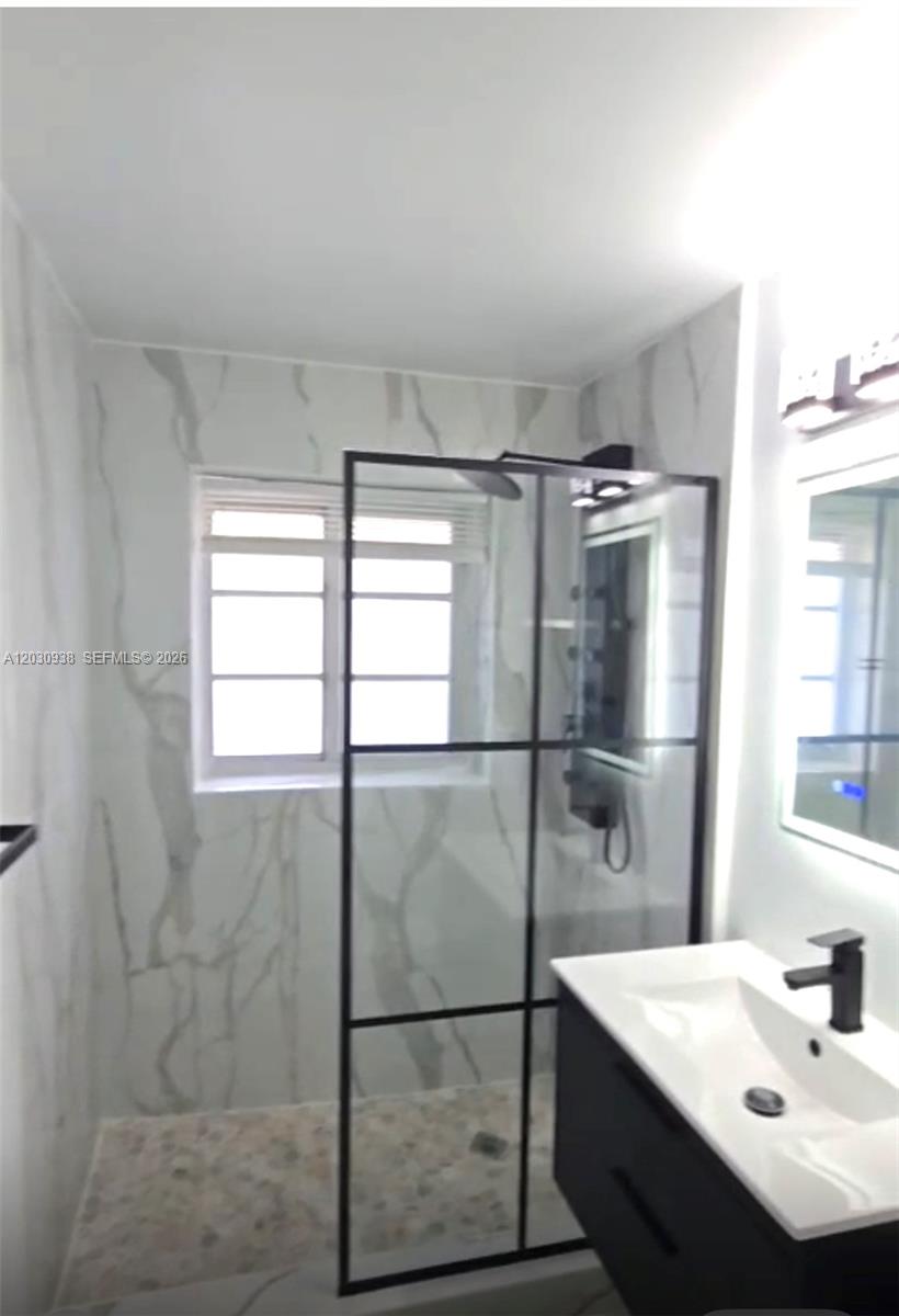 NORMANDY SHORES APTS COND - Residential