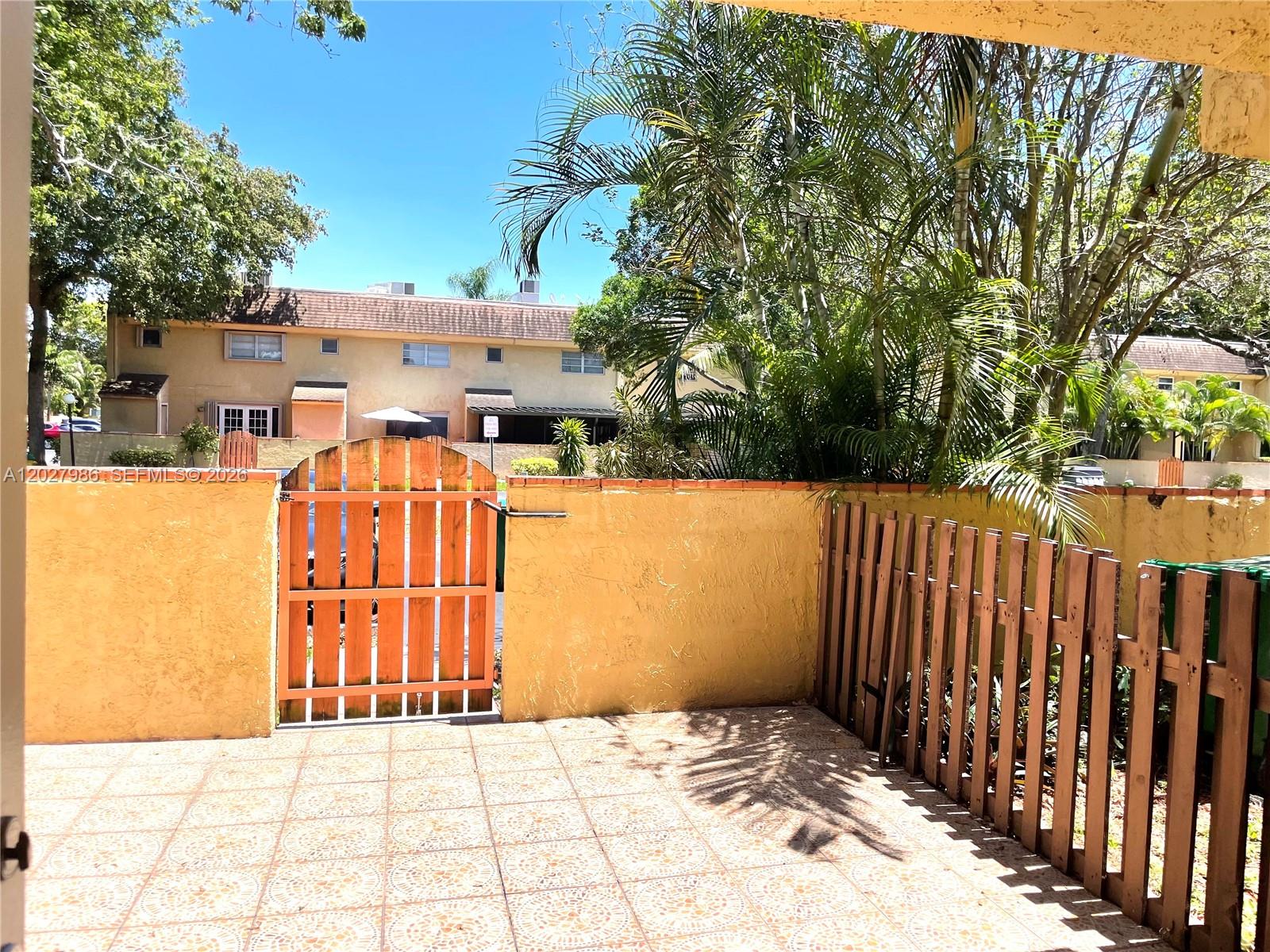 ARISTA PARK CONDO - Residential
