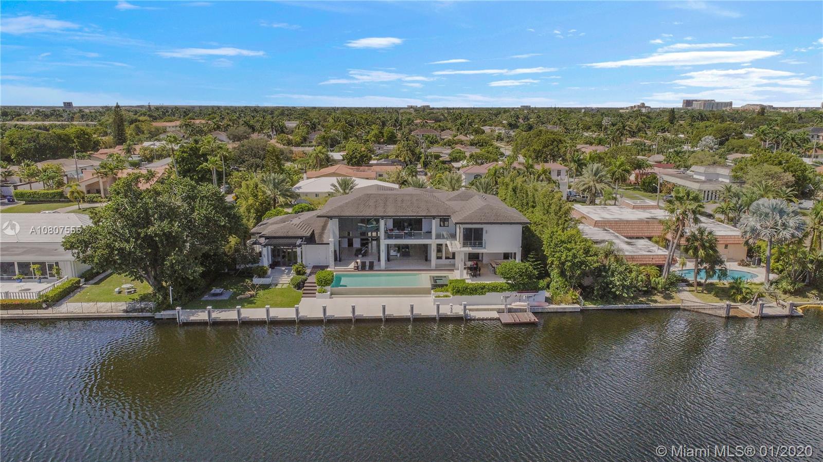 HOLLYWOOD GOLF ESTATES SE - Residential