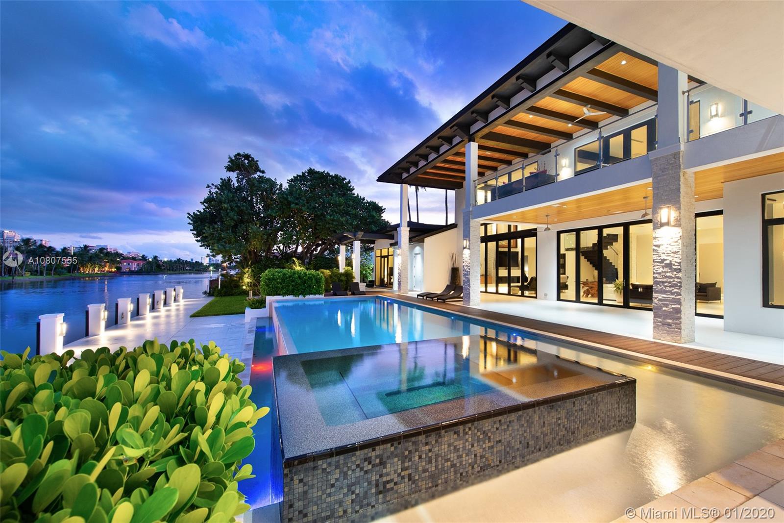 HOLLYWOOD GOLF ESTATES SE - Residential
