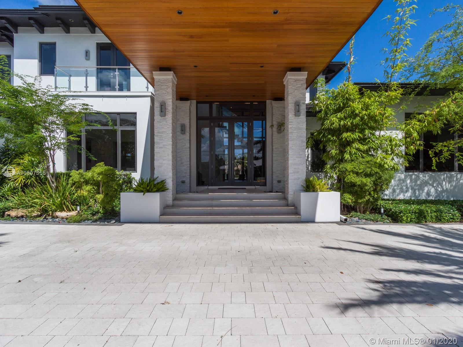 HOLLYWOOD GOLF ESTATES SE - Residential