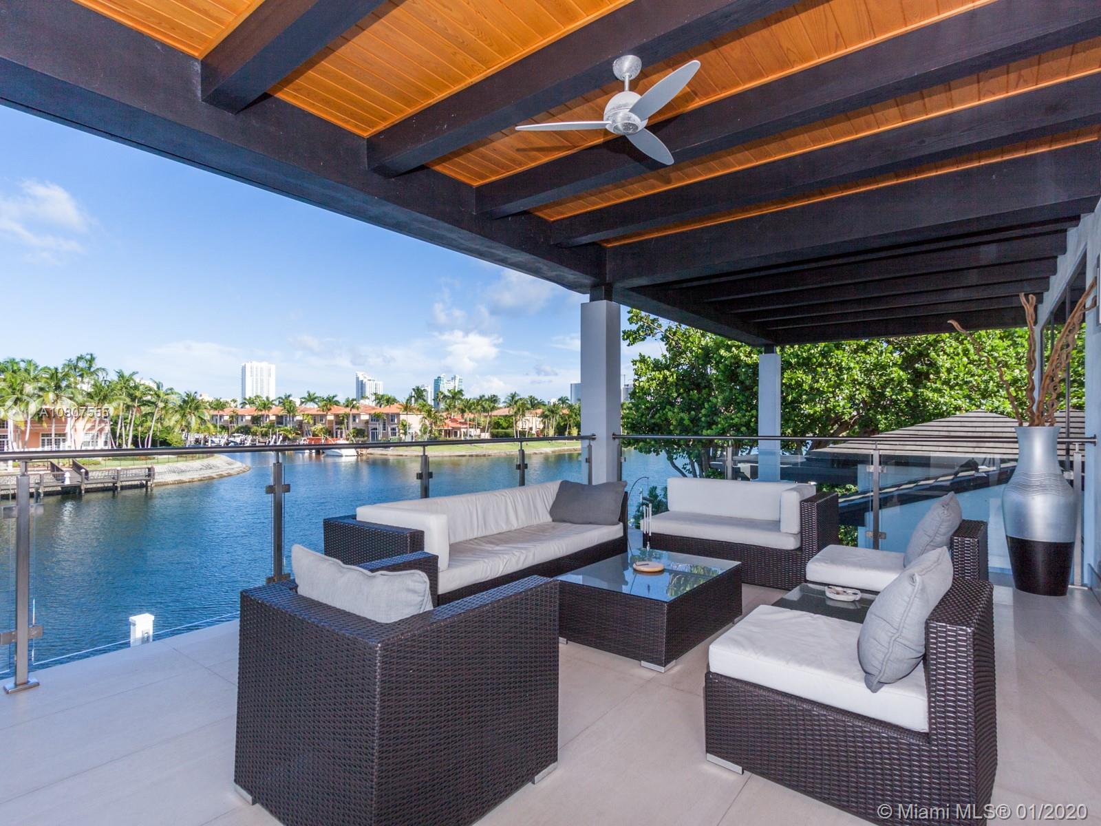 HOLLYWOOD GOLF ESTATES SE - Residential