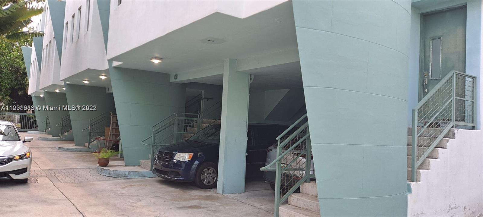 FLAMINGO PARK VILLAS COND - Residential Lease