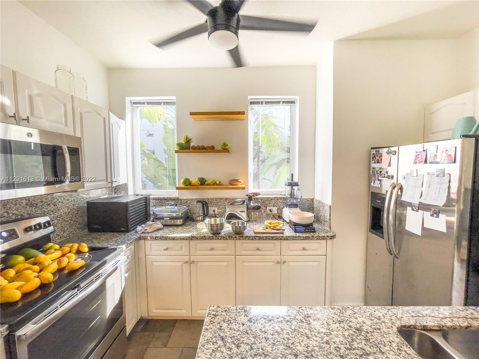 FLAMINGO PARK VILLAS COND - Residential Lease