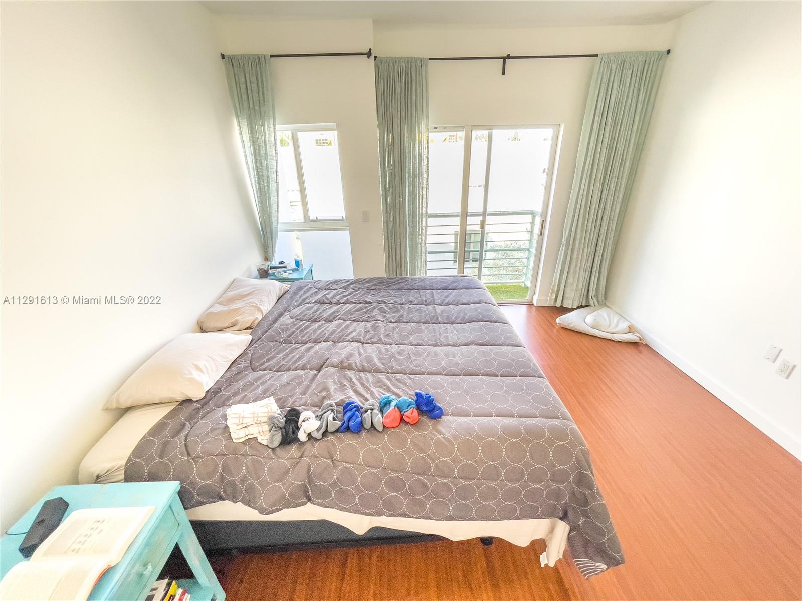 FLAMINGO PARK VILLAS COND - Residential Lease