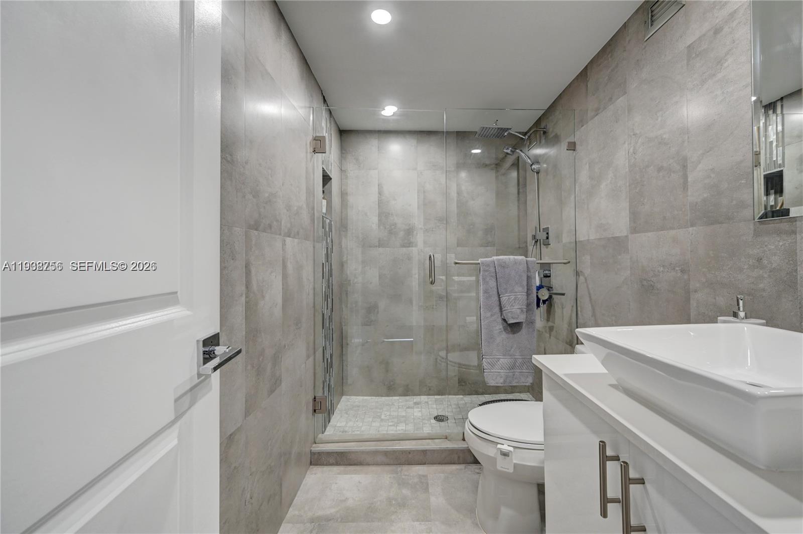 AVANT GARDE CONDO - Residential