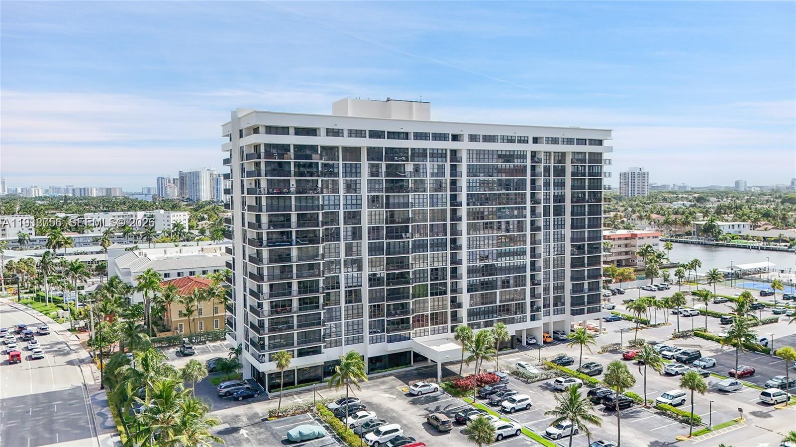 AVANT GARDE CONDO - Residential