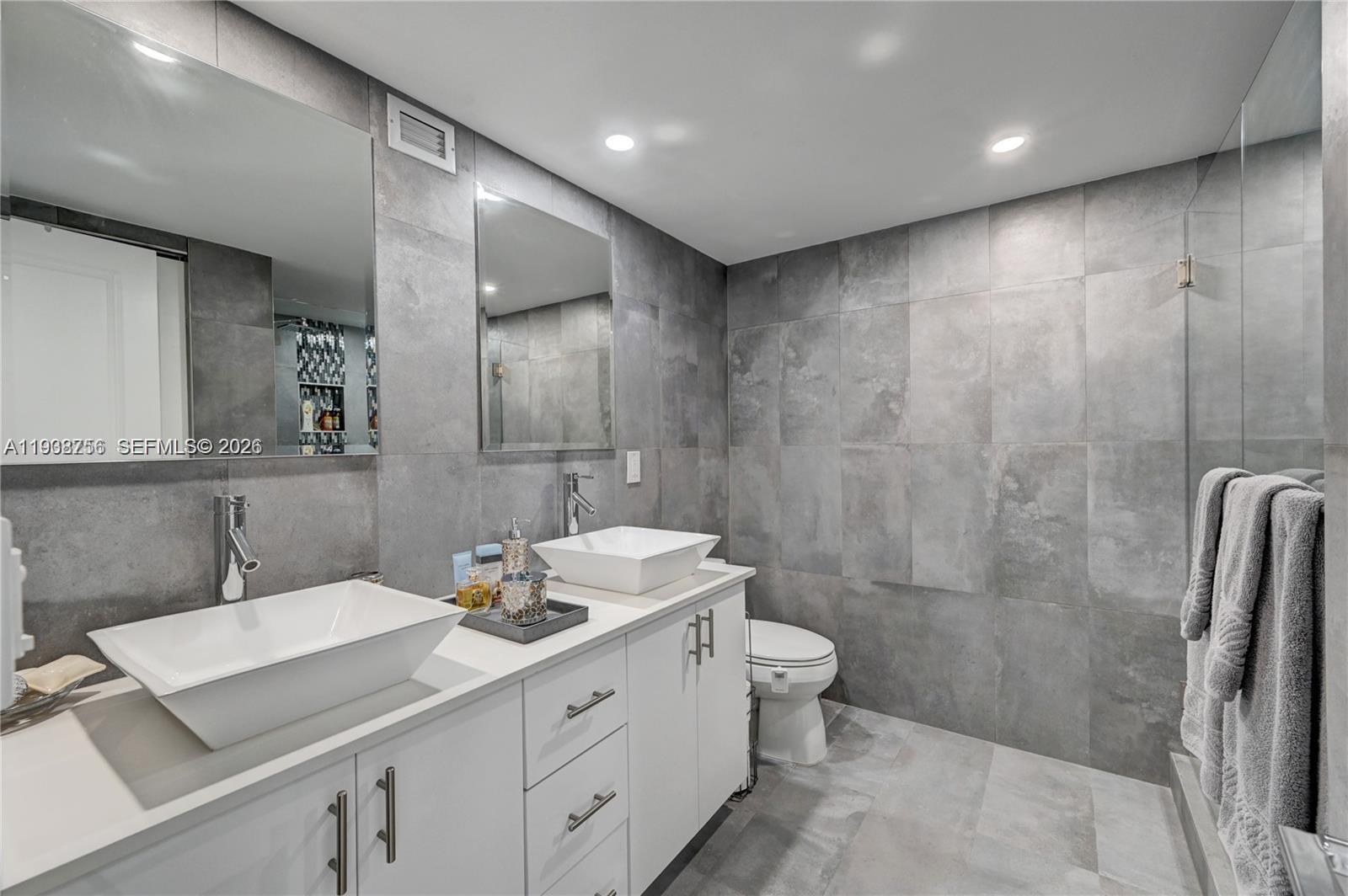 AVANT GARDE CONDO - Residential