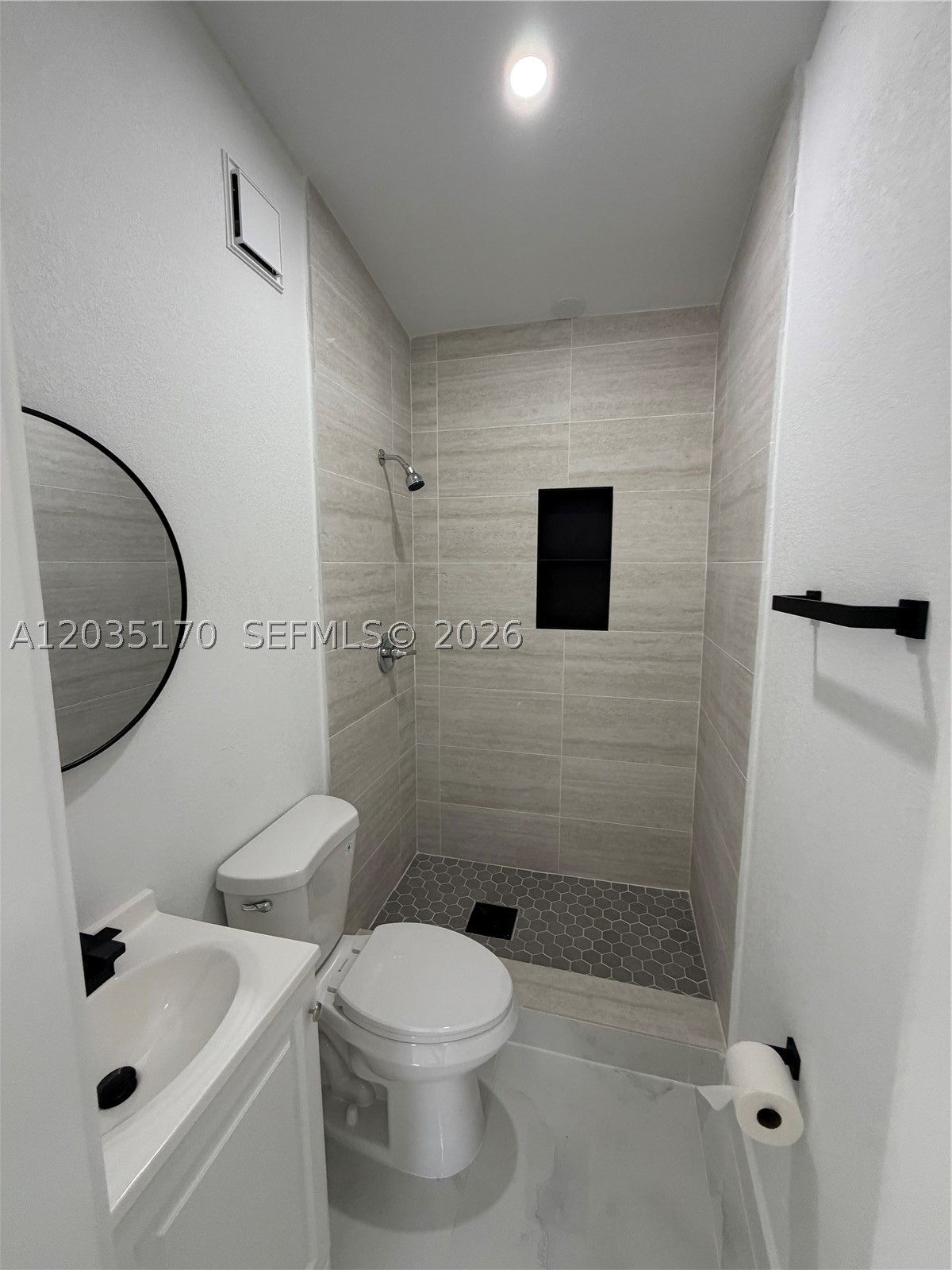 FROW HOMESTEAD - Residential Lease