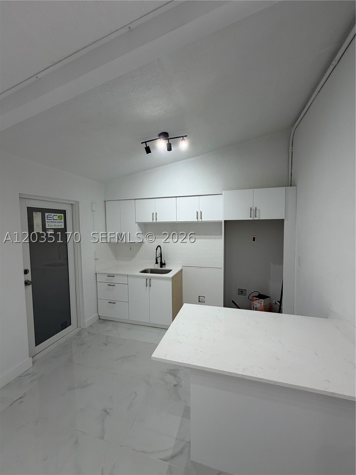 FROW HOMESTEAD - Residential Lease