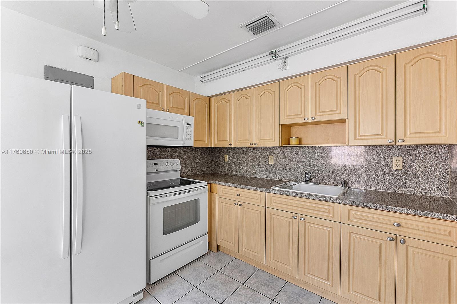 HIGHVIEW - Residential Lease