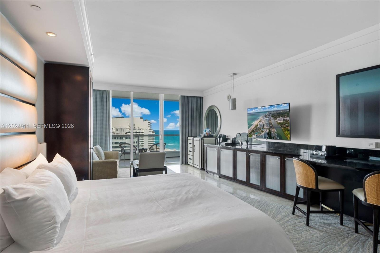 FONTAINEBLEAU III OCEAN C - Residential