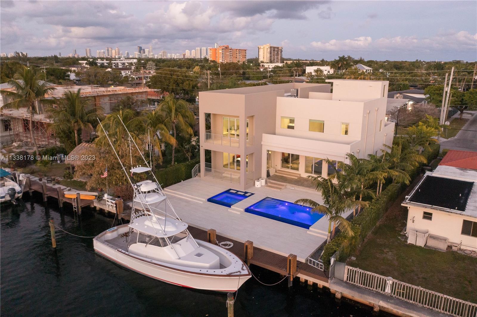 CORONADO HARBOR - Residential