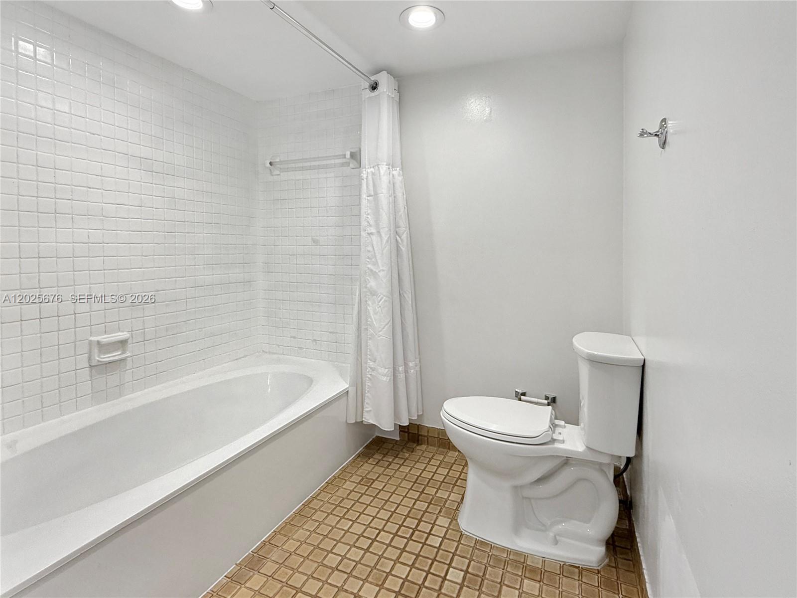 DORAL OAKS CONDO #1 - Residential