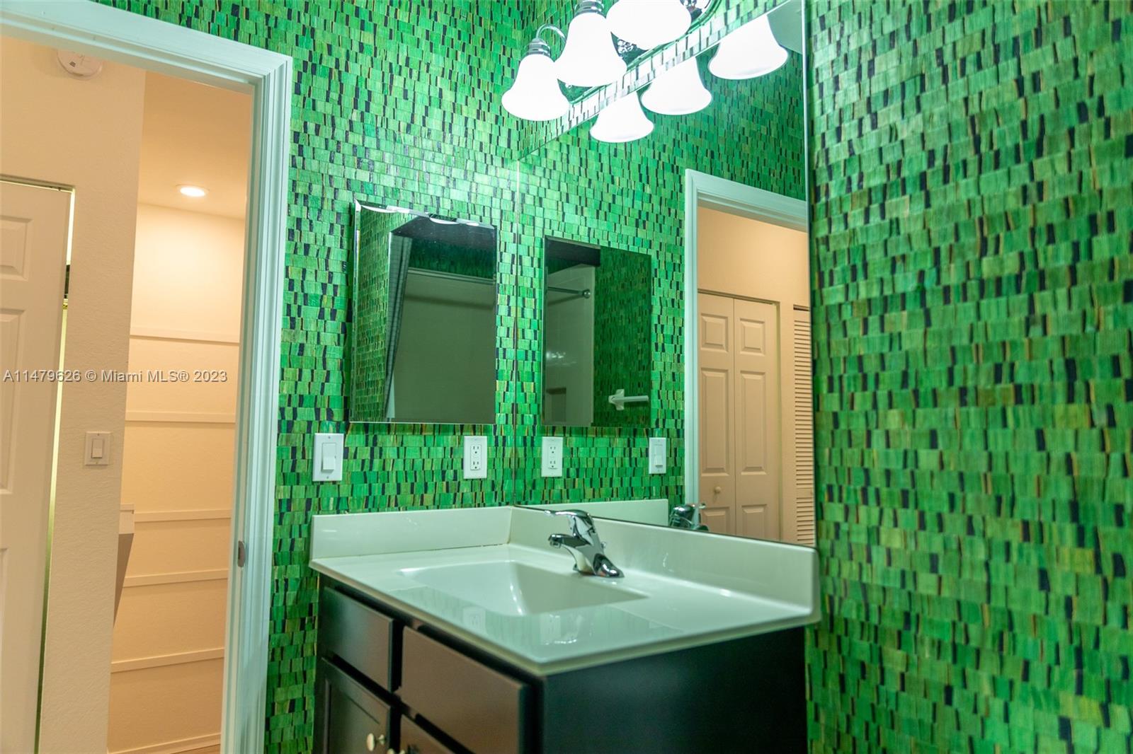 ASHTON PARC - Residential Lease