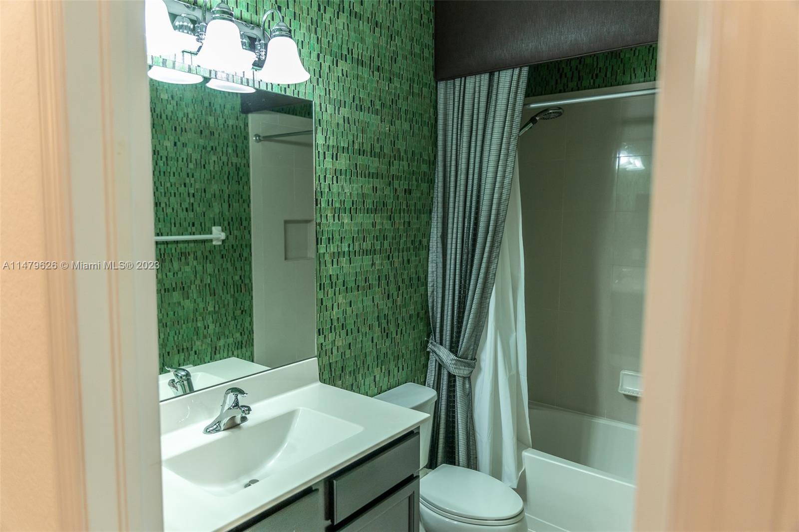 ASHTON PARC - Residential Lease