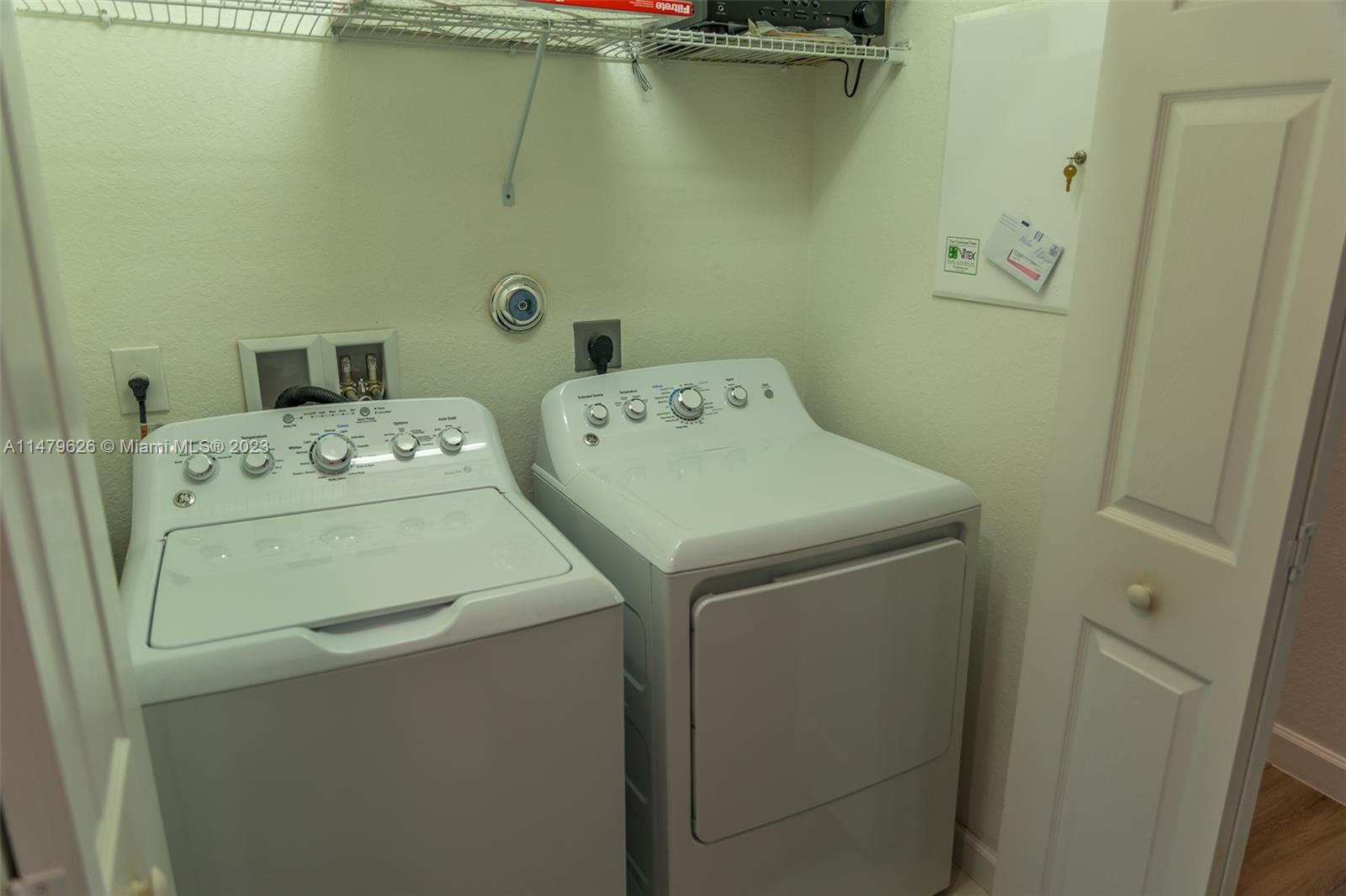 ASHTON PARC - Residential Lease