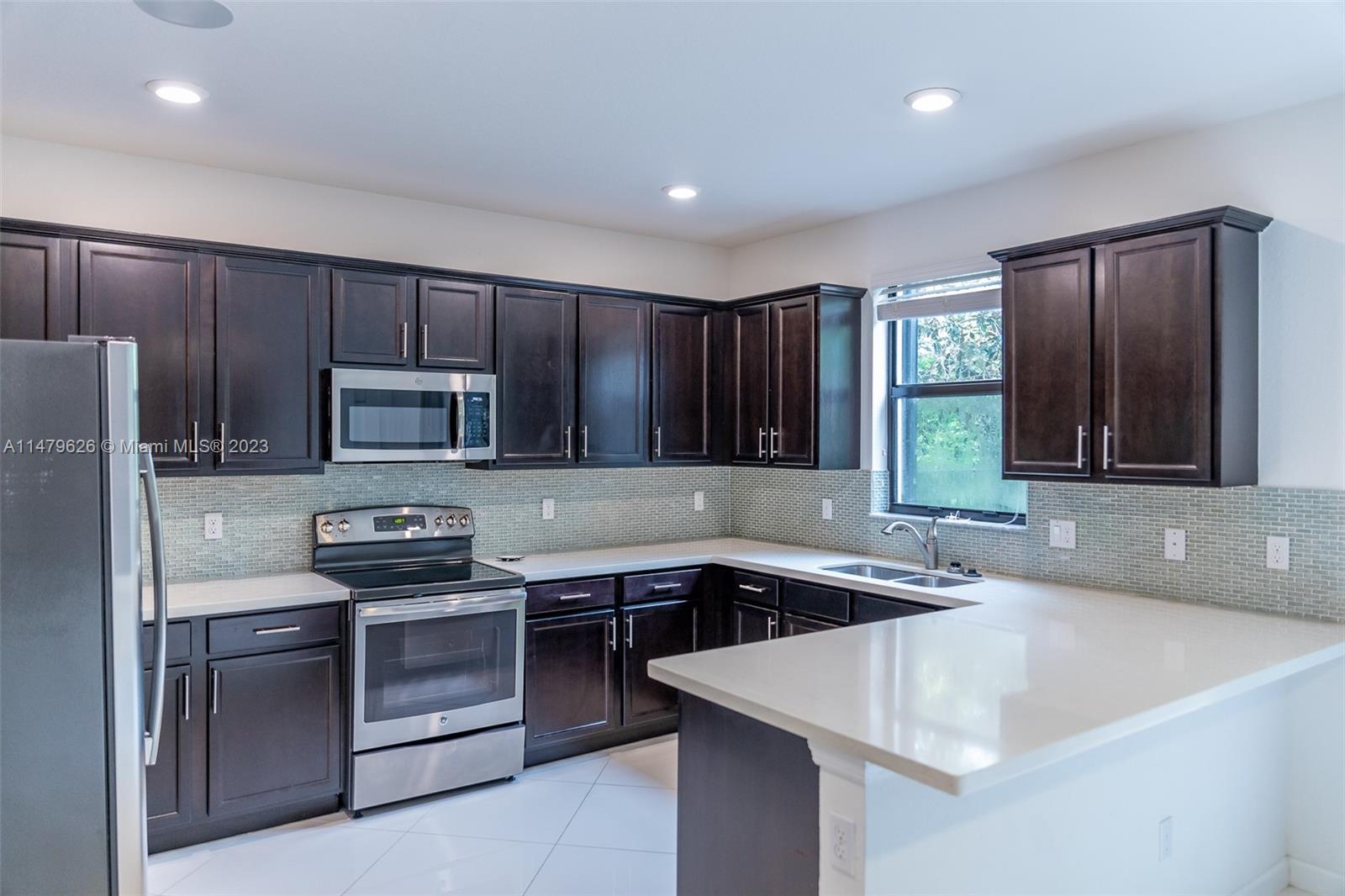 ASHTON PARC - Residential Lease