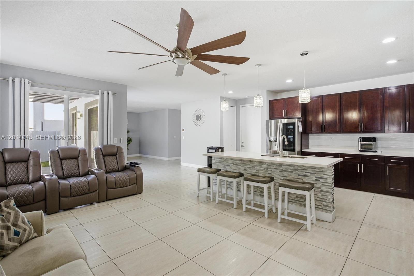 VANESSAS PLACE - Residential