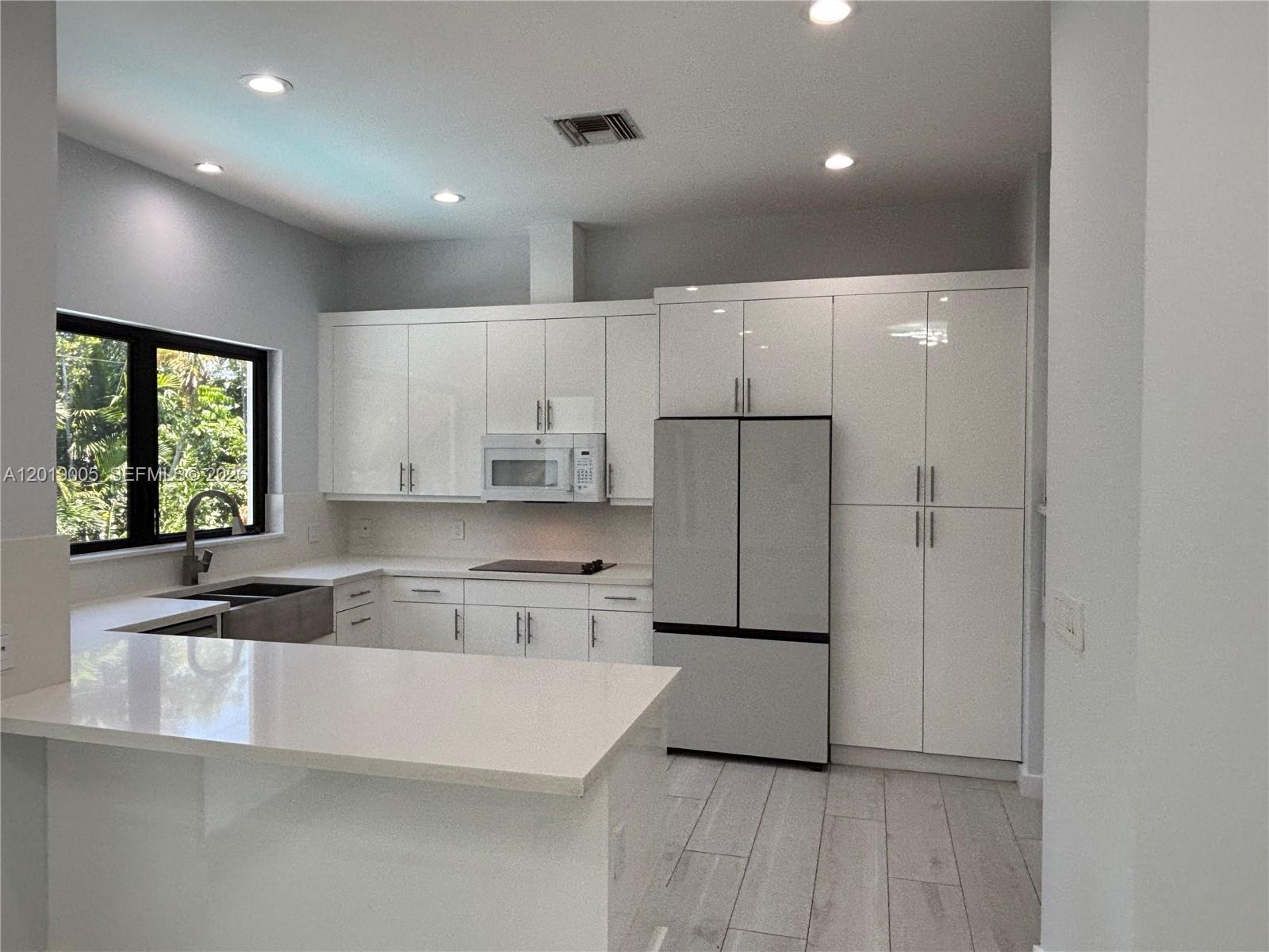 KINGS BAY SUB - Residential