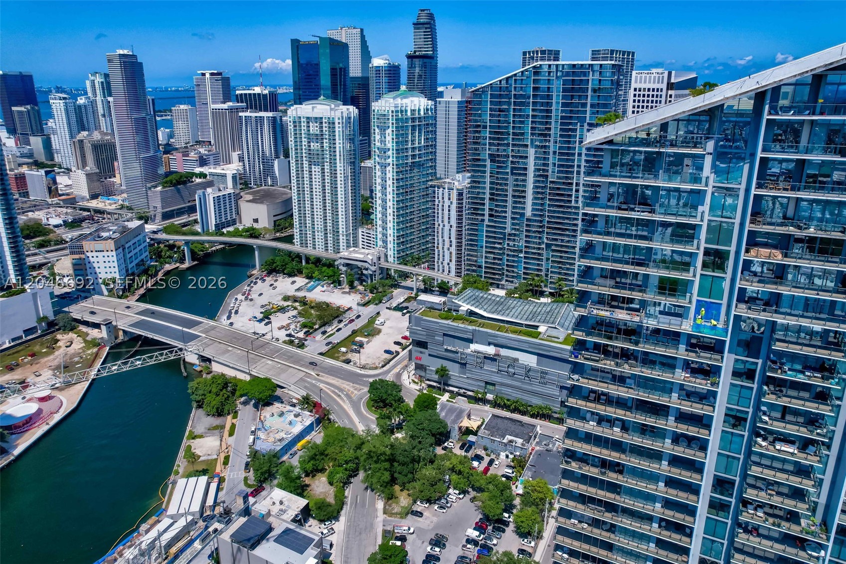 RISE CONDO - Residential