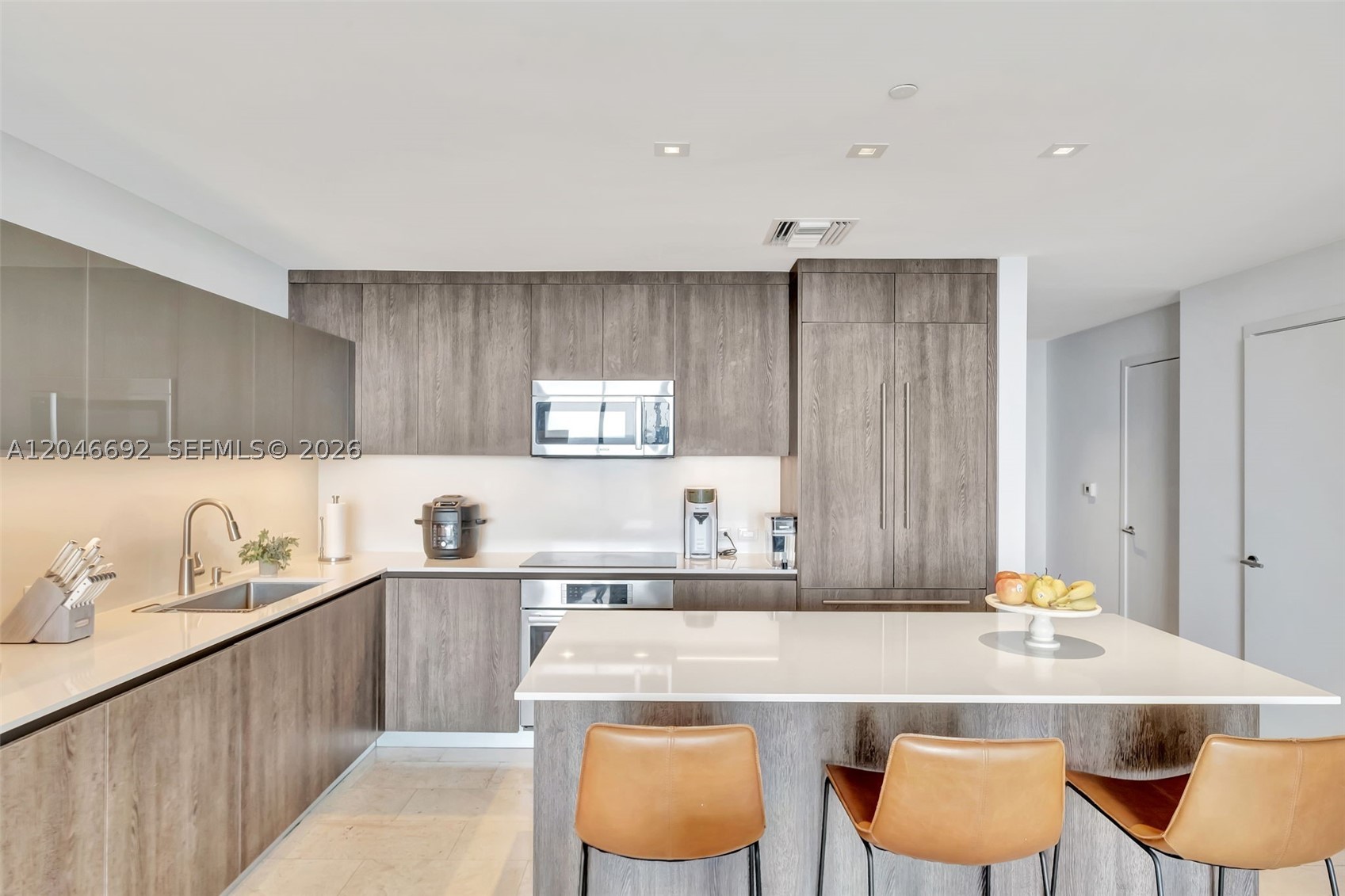RISE CONDO - Residential