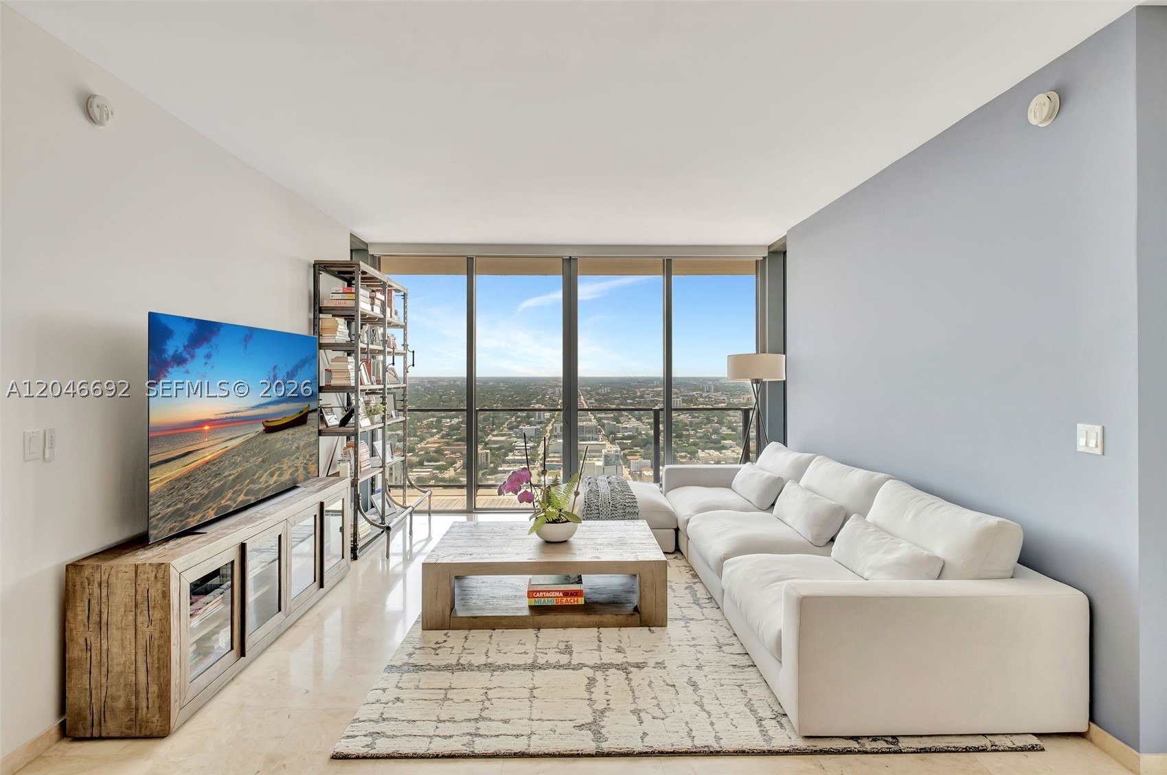 RISE CONDO - Residential