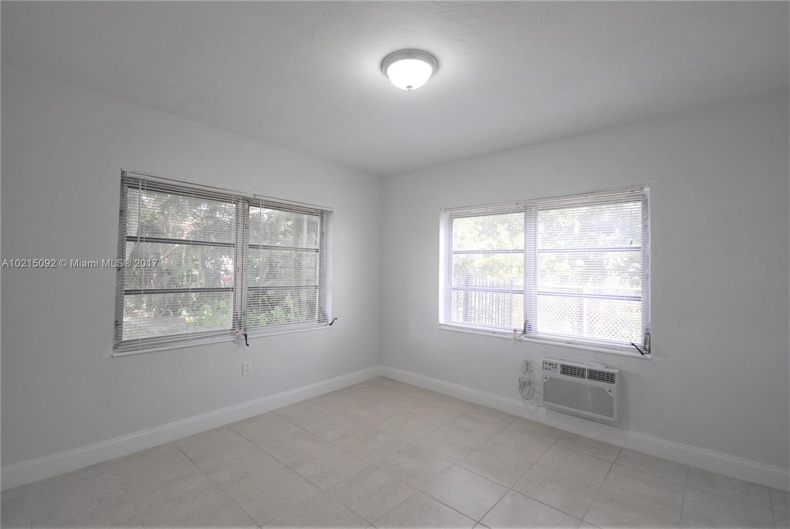 7 53 42 - Residential Lease