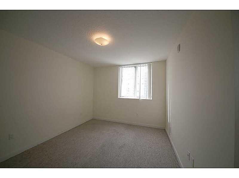 23 BISCAYNE BAY - Residential Lease