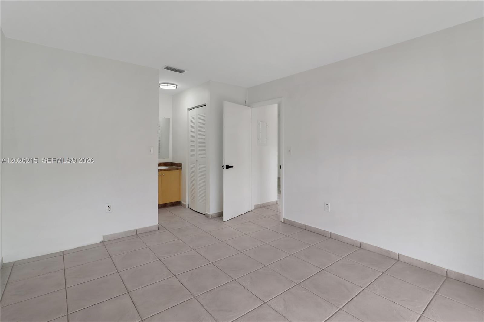 PLAYA LAGO CONDO PH II - Residential Lease