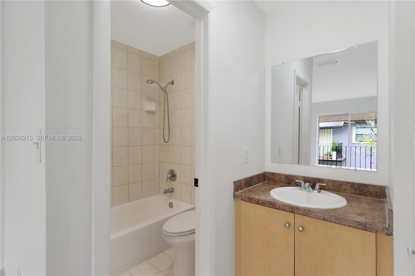PLAYA LAGO CONDO PH II - Residential Lease