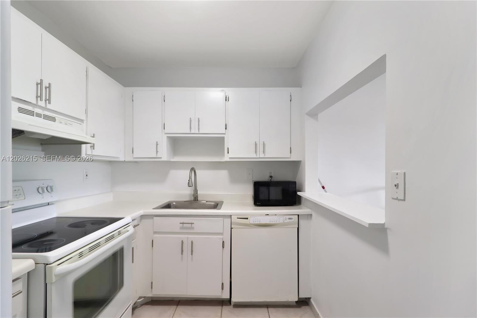PLAYA LAGO CONDO PH II - Residential Lease