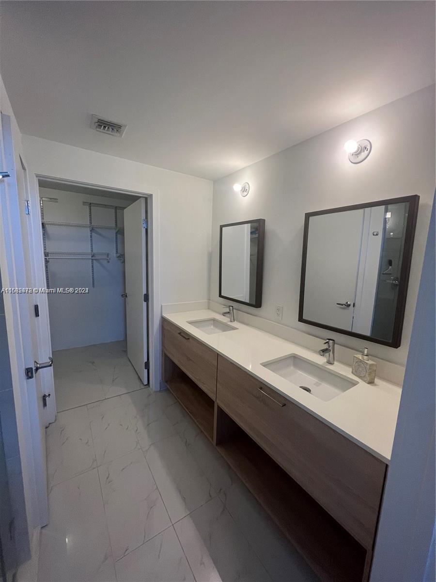 The Harbour South Condo - Residential