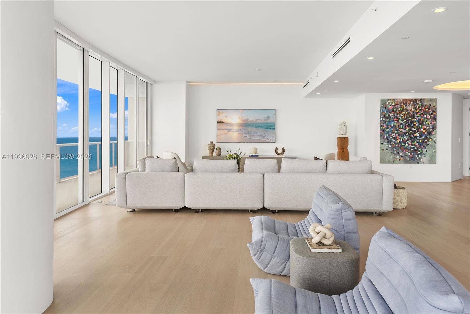 CONTINUUM ON SOUTH BEACH - Residential