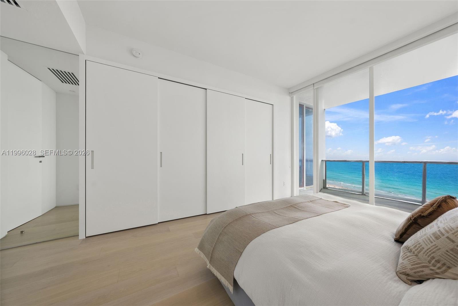CONTINUUM ON SOUTH BEACH - Residential