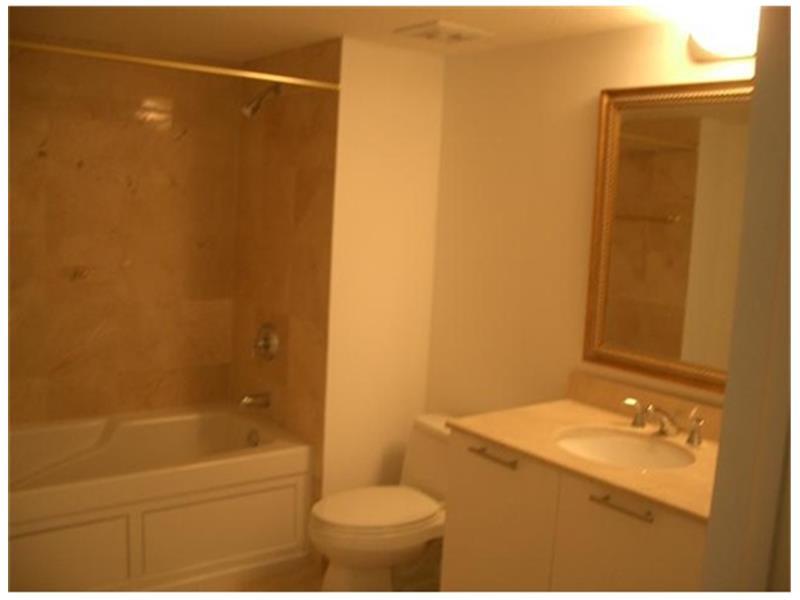1800 CLUB CONDO - Residential Lease
