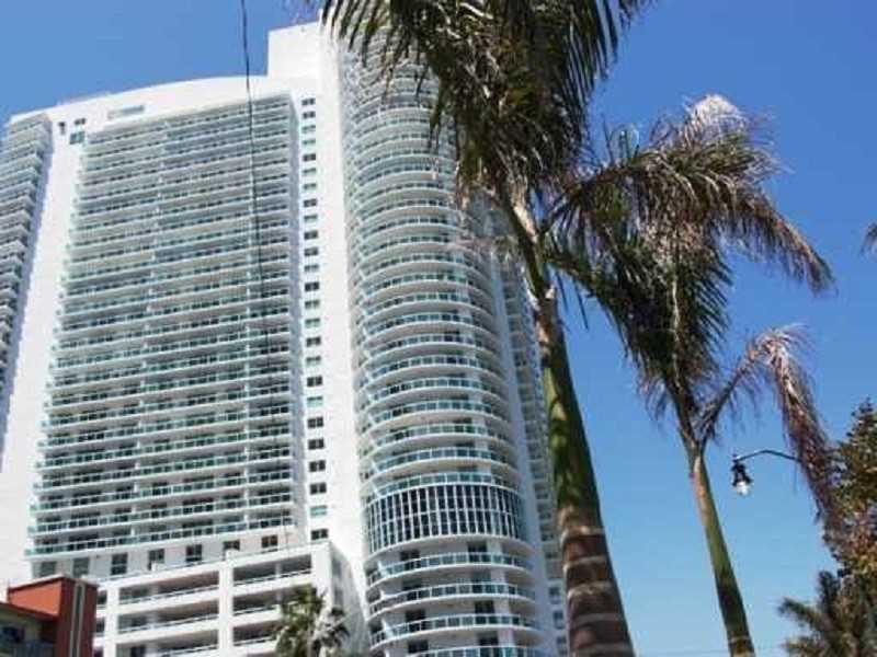 1800 CLUB CONDO - Residential Lease