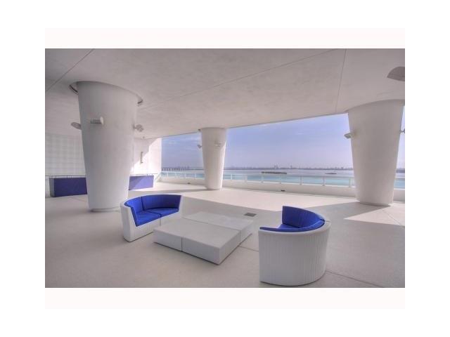 1800 CLUB CONDO - Residential Lease