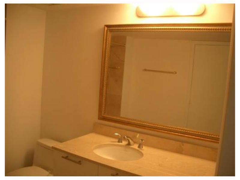 1800 CLUB CONDO - Residential Lease
